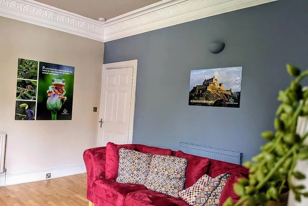 Jamie'S Apartment In Edinburgh