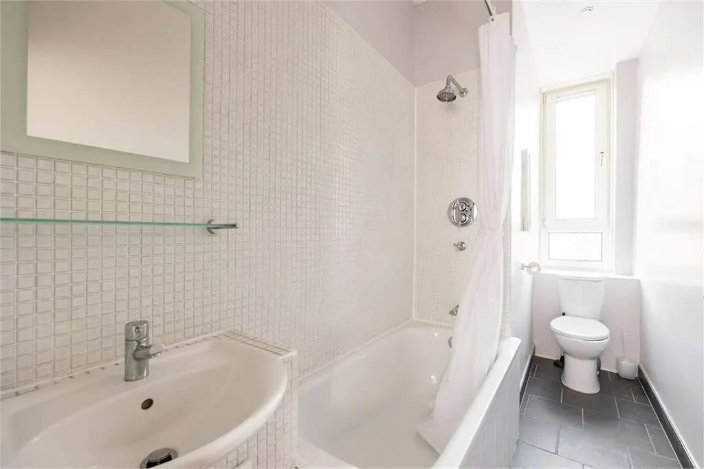 Jamie'S Apartment In Edinburgh United Kingdom