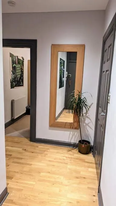 Jamie'S Apartment In Edinburgh